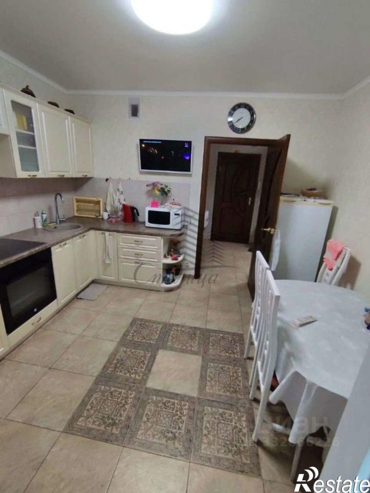 2-комн квартира мкр Космос, 14,  д. 14
