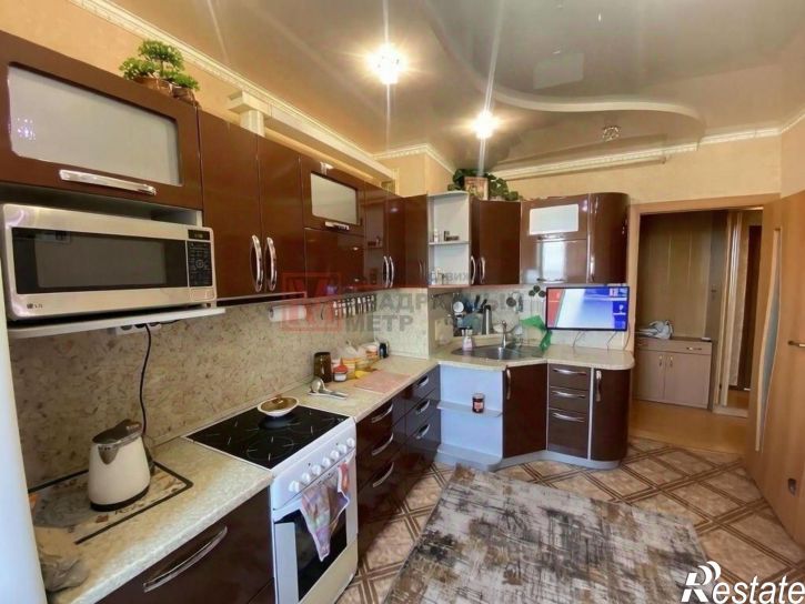 3-комн квартира мкр Конева, 1,  д. 1