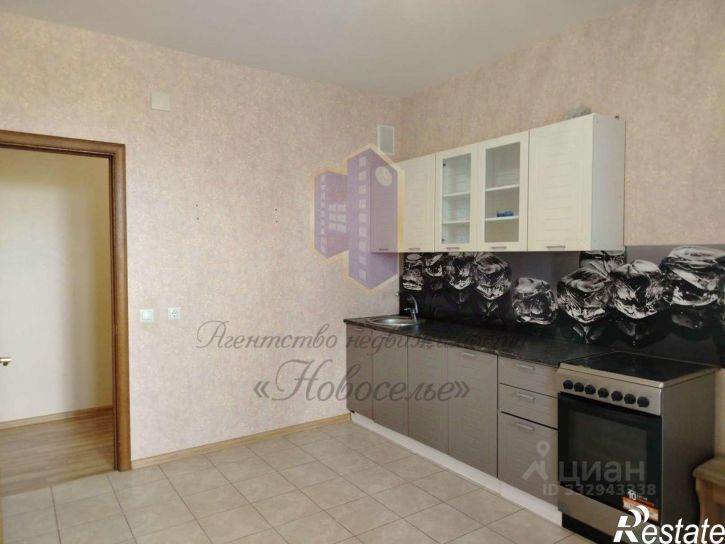 3-комн квартира Степной мкр, 28,  д. 28