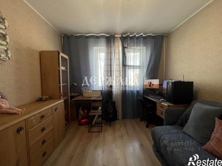 3-комн квартира Степной мкр, 8,  д. 8