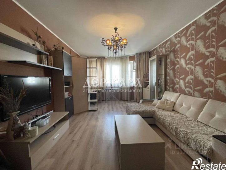 3-комн квартира Степной мкр, 8,  д. 8