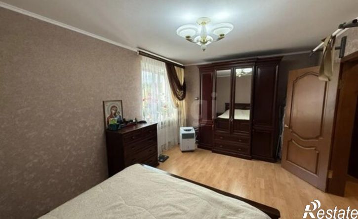 4-комн квартира мкр Космос, 3,  д. 3