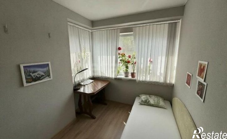 4-комн квартира мкр Космос, 3,  д. 3