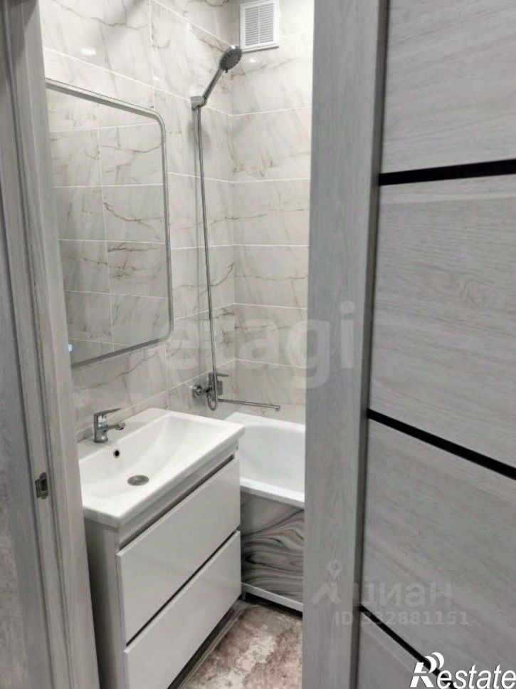 1-комн квартира мкр Космос, 11,  д. 11