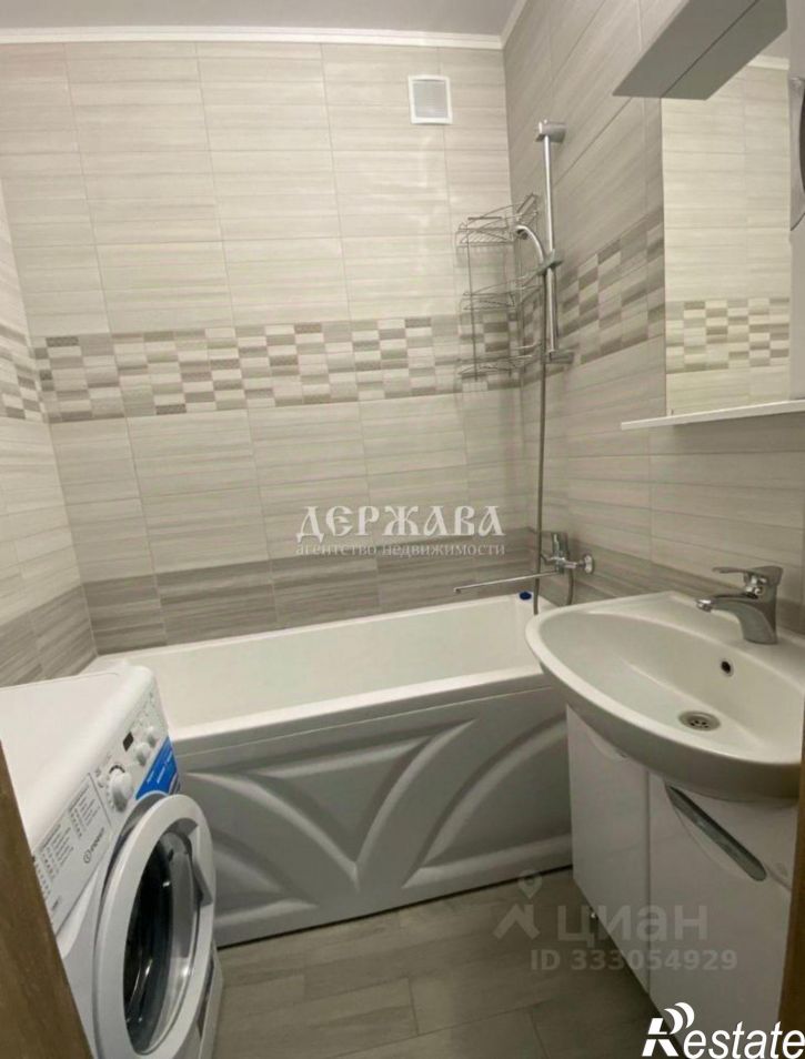 1-комн квартира мкр Космос, 11,  д. 11