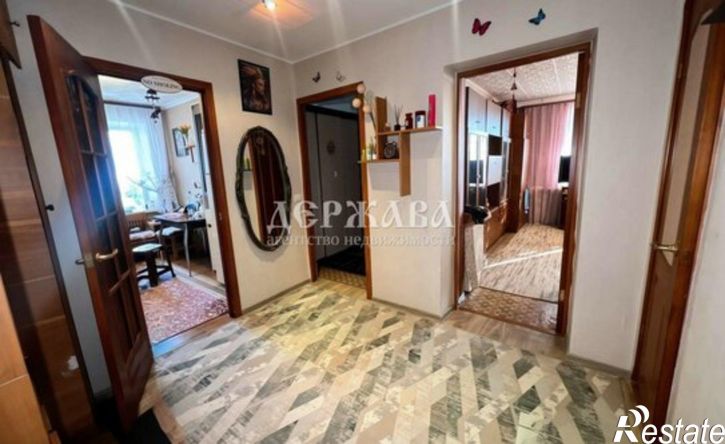 2-комн квартира мкр Макаренко, 40,  д. 40