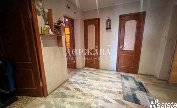 2-комн квартира мкр Макаренко, 40,  д. 40
