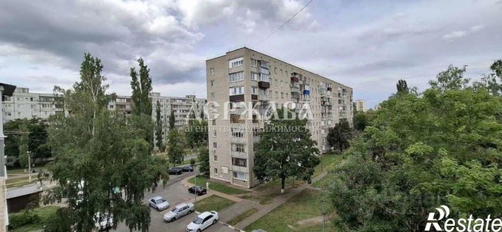 2-комн квартира мкр Приборостроитель, 17,  д. 17