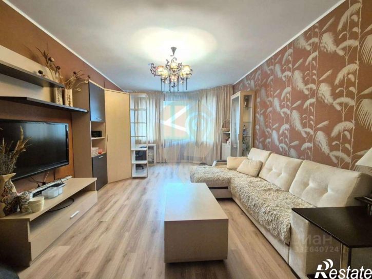 3-комн квартира Степной мкр,дом 8