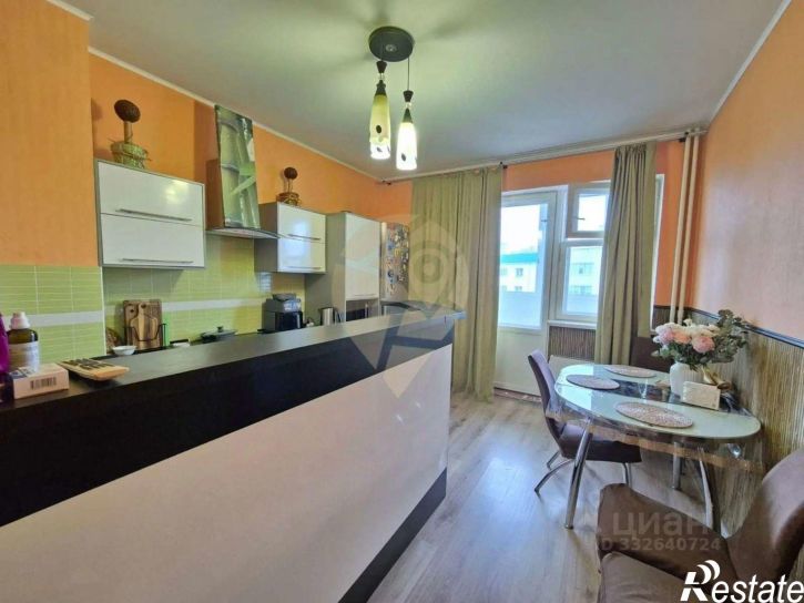 3-комн квартира Степной мкр,дом 8