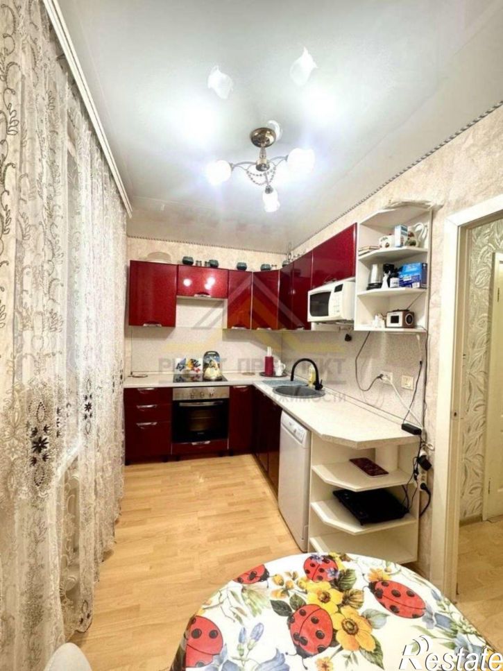 3-комн квартира мкр Заречье, 14,  д. 14