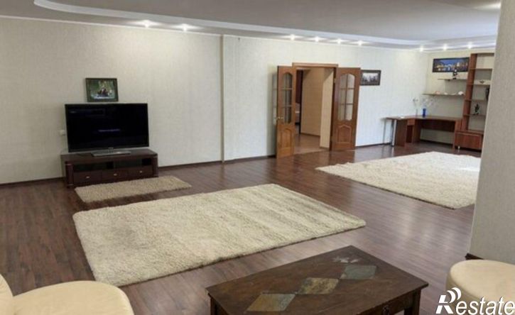 3-комн квартира Степной мкр, 24,  д. 24