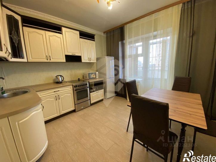 3-комн квартира Степной мкр, 20,  д. 20