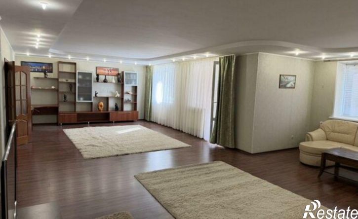 3-комн квартира Степной мкр, 24,  д. 24