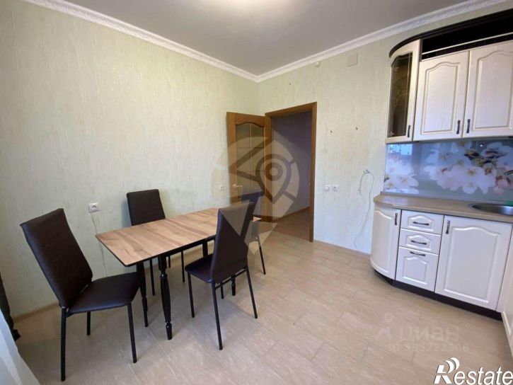 3-комн квартира Степной мкр, 20,  д. 20