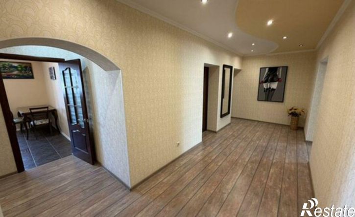 3-комн квартира Степной мкр, 24,  д. 24
