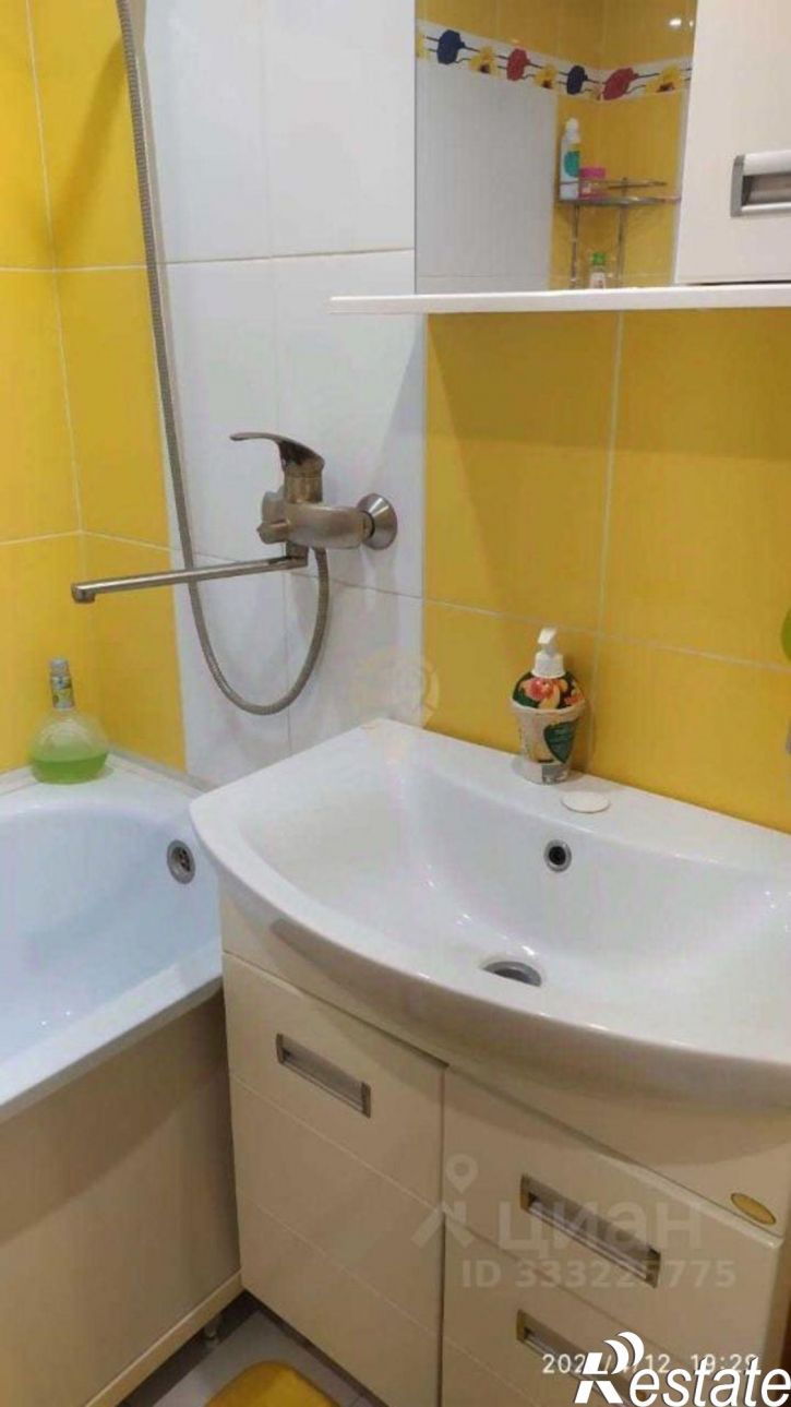 2-комн квартира мкр Макаренко, 38,  д. 38
