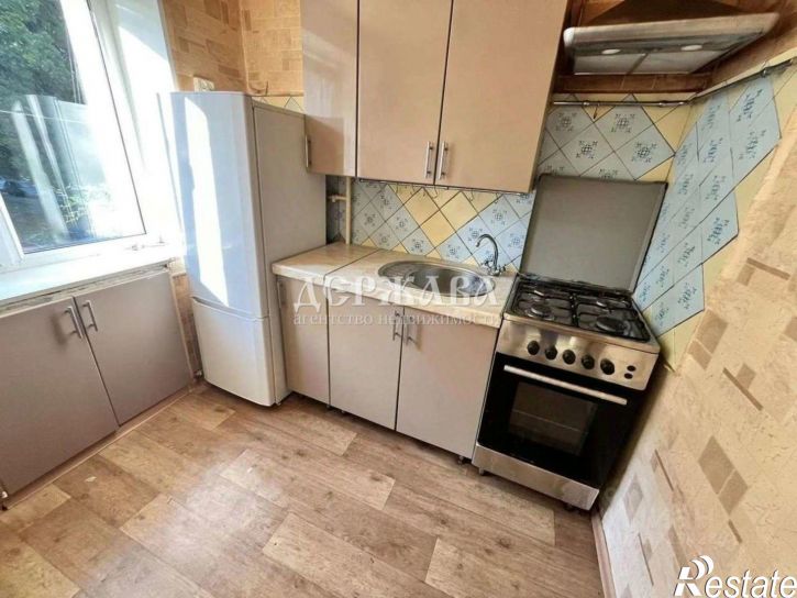 1-комн квартира мкр Горняк, 5,  д. 5