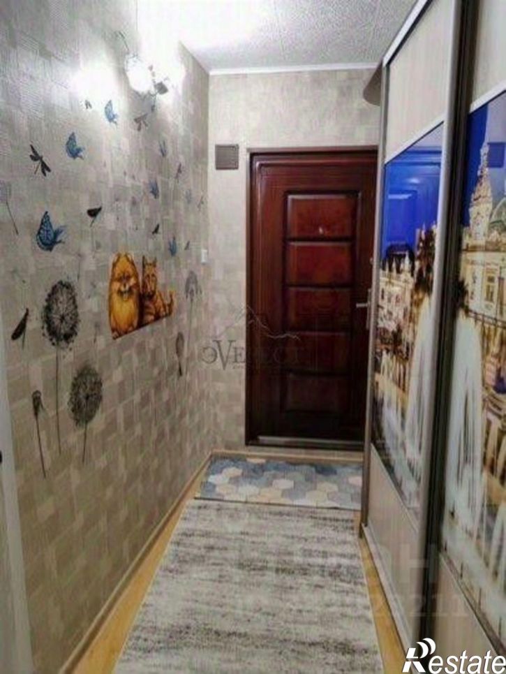 3-комн квартира мкр Макаренко, 1,  д. 1
