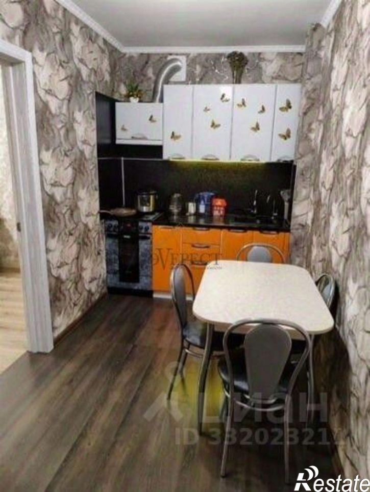 3-комн квартира мкр Макаренко, 1,  д. 1