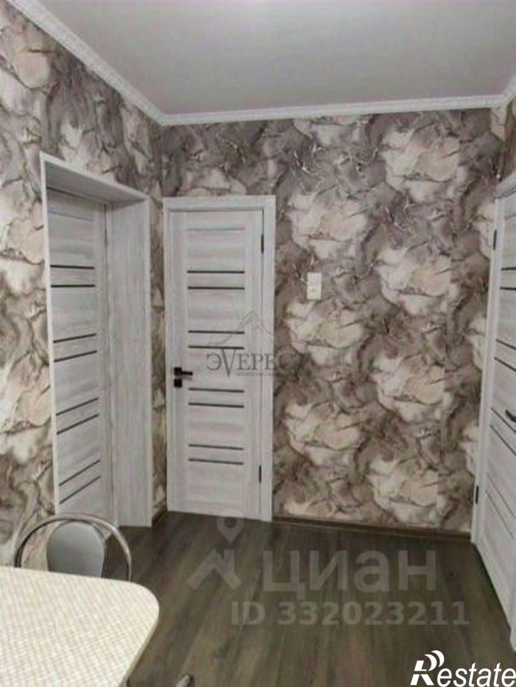 3-комн квартира мкр Макаренко, 1,  д. 1