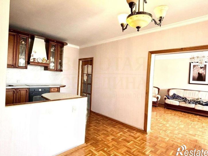 4-комн квартира мкр Королева, 37,  д. 37