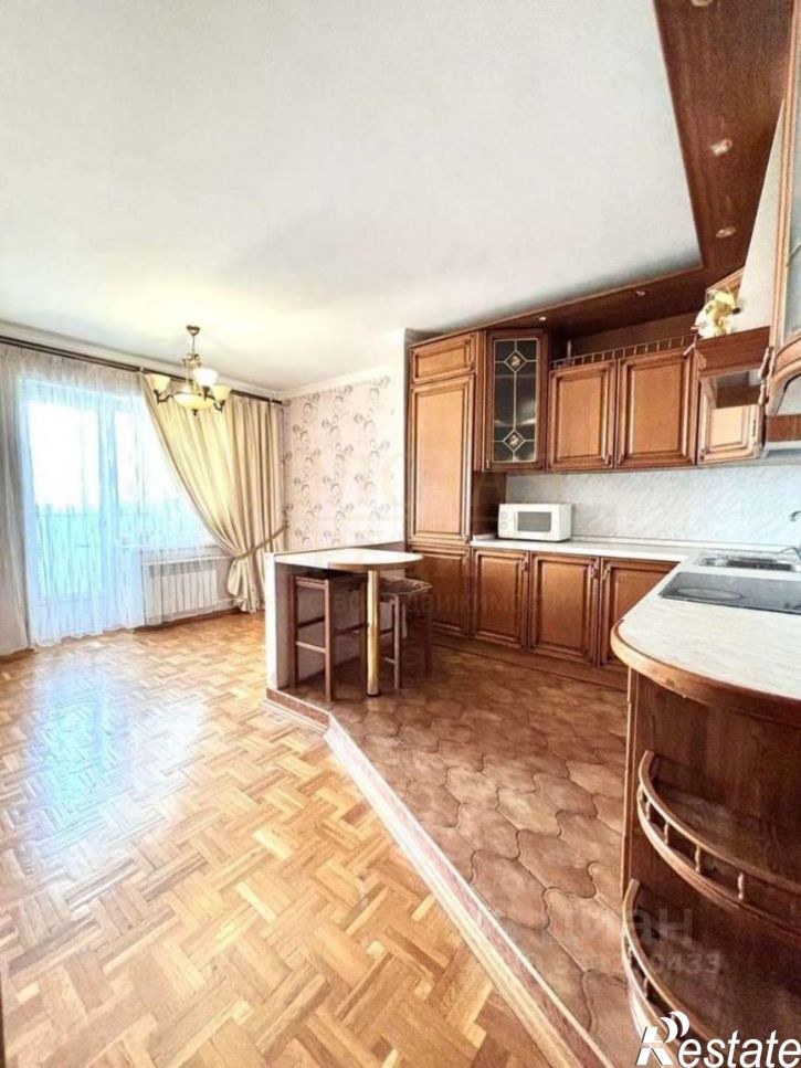 4-комн квартира мкр Королева, 37,  д. 37