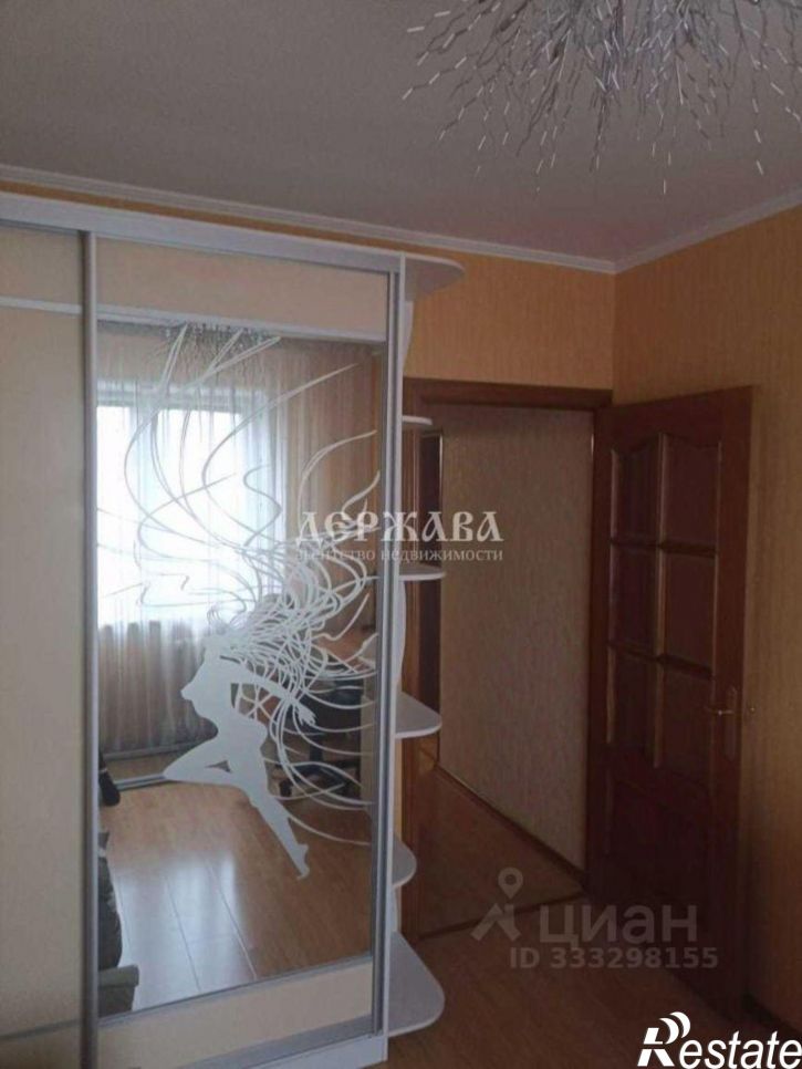 3-комн квартира мкр Королева, 11,  д. 11
