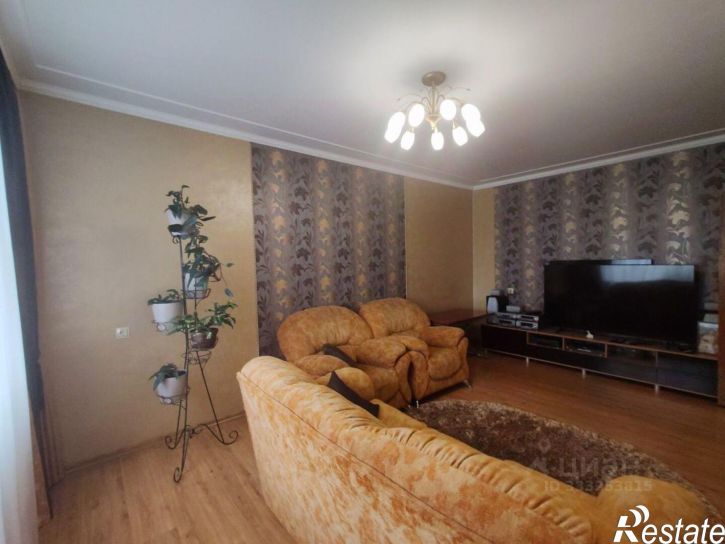 4-комн квартира мкр Королева, 11,  д. 11