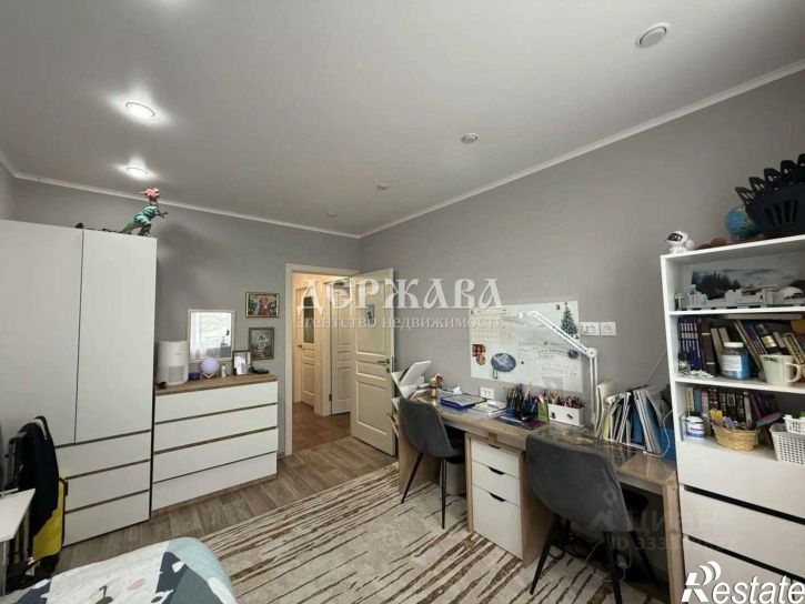 3-комн квартира Восточный мкр, 17,  д. 17