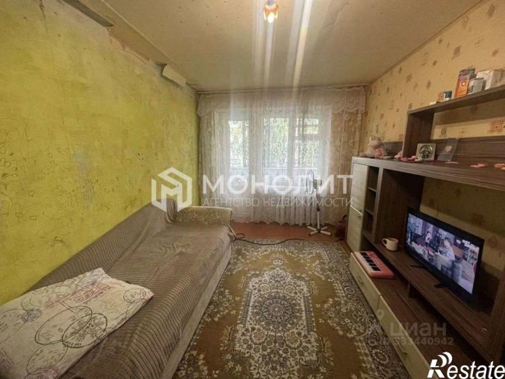 1-комн квартира мкр Горняк, 32,  д. 32