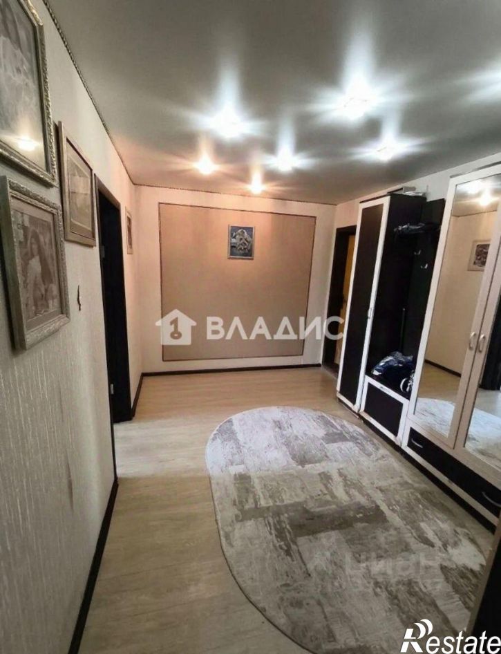 3-комн квартира мкр Макаренко, 11в,  д. 11в