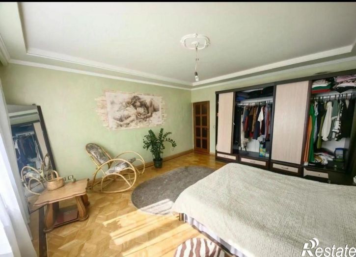 4-комн квартира мкр Зеленый Лог, 6,  д. 6