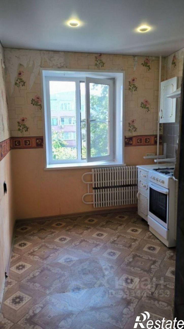 2-комн квартира мкр Углы, 18,  д. 18