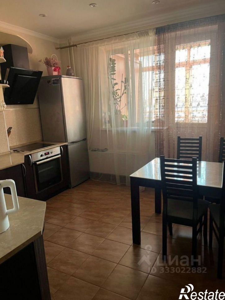 3-комн квартира Степной мкр, 18,  д. 18