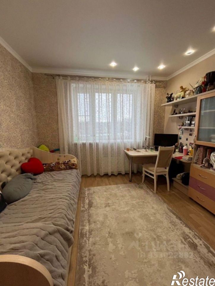 3-комн квартира Степной мкр, 18,  д. 18