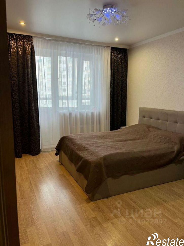 3-комн квартира Степной мкр, 18,  д. 18