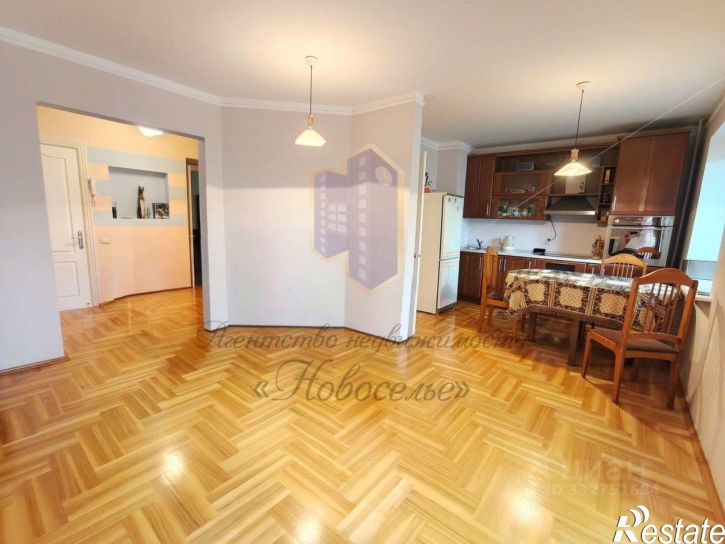 3-комн квартира Парковый мкр, 28,  д. 28