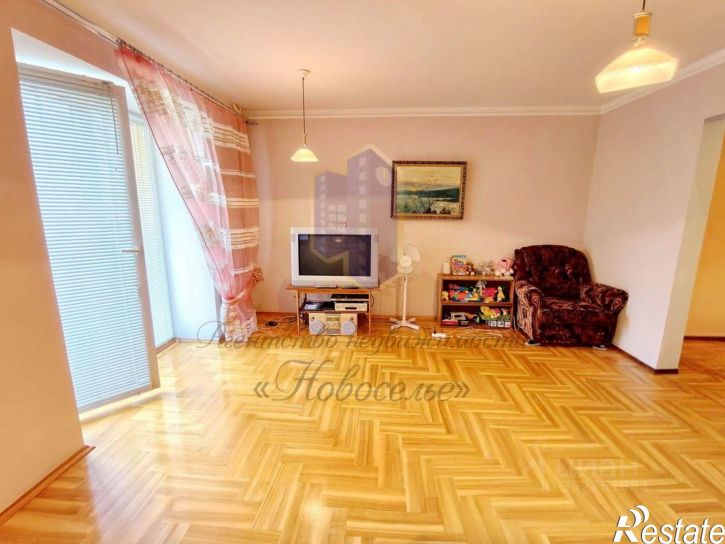 3-комн квартира Парковый мкр, 28,  д. 28