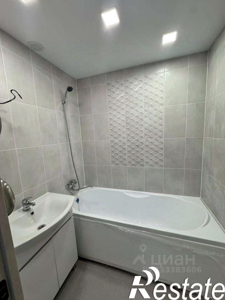 4-комн квартира мкр Жукова, 28,  д. 28
