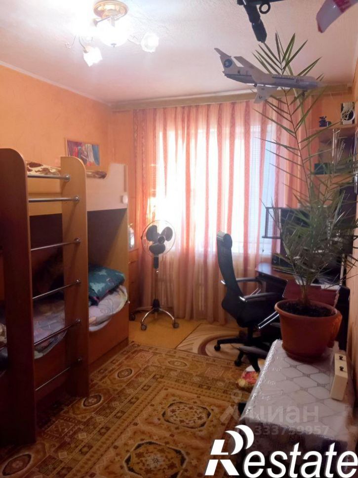 2-комн квартира мкр Макаренко, 15,  д. 15