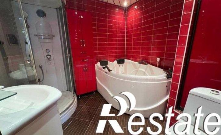 3-комн квартира мкр Королева, 32а,  д. 32а