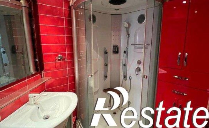 3-комн квартира мкр Королева, 32а,  д. 32а