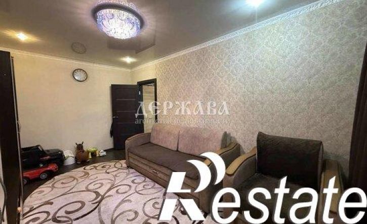2-комн квартира мкр Лебединец, 35,  д. 35