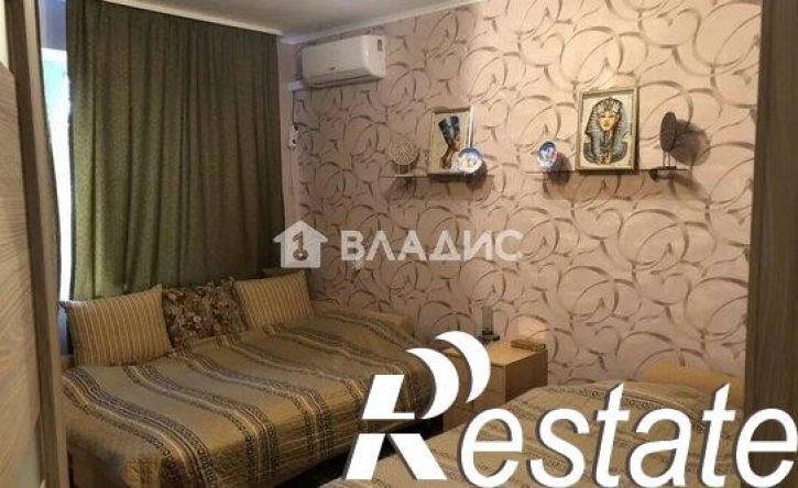 2-комн квартира мкр Зеленый Лог, 1,  д. 1